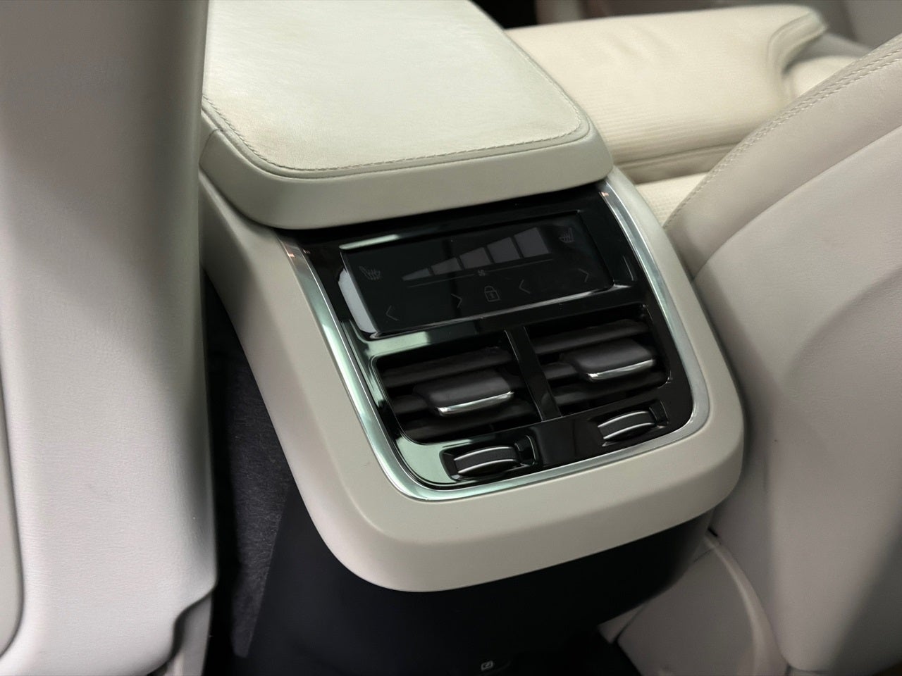 2021 Volvo XC90 T6 Inscription