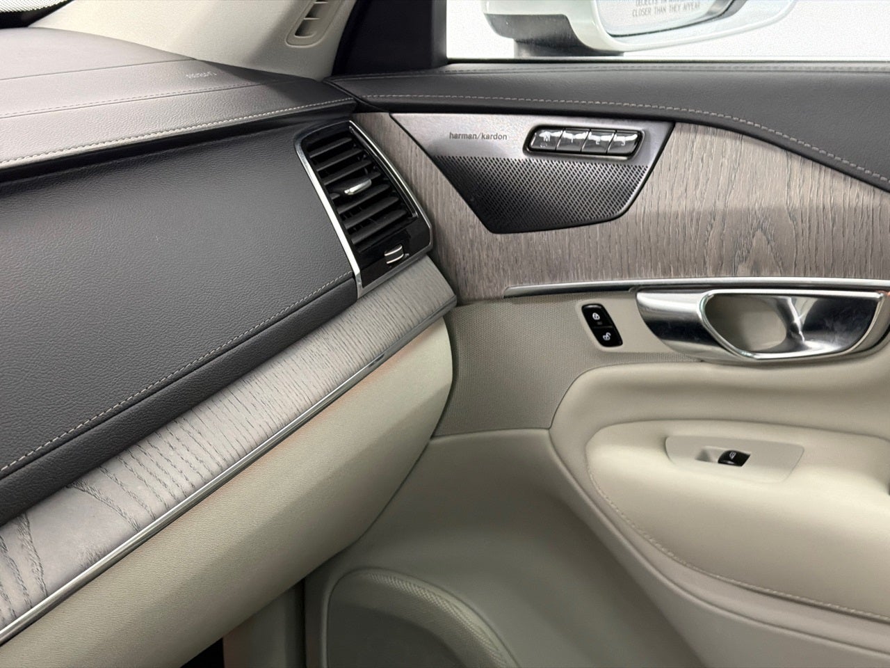 2021 Volvo XC90 T6 Inscription