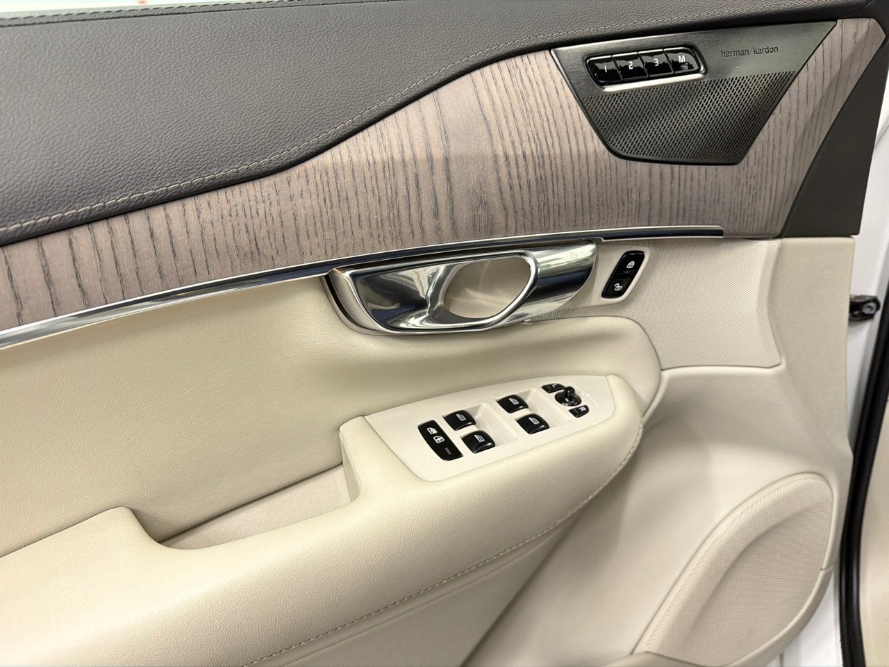 2021 Volvo XC90 T6 Inscription